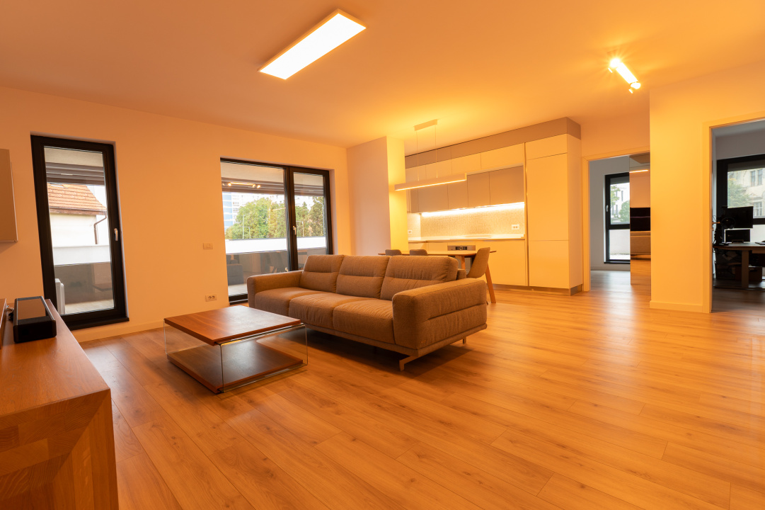 Apartament 3 camere ISHO - Image 1